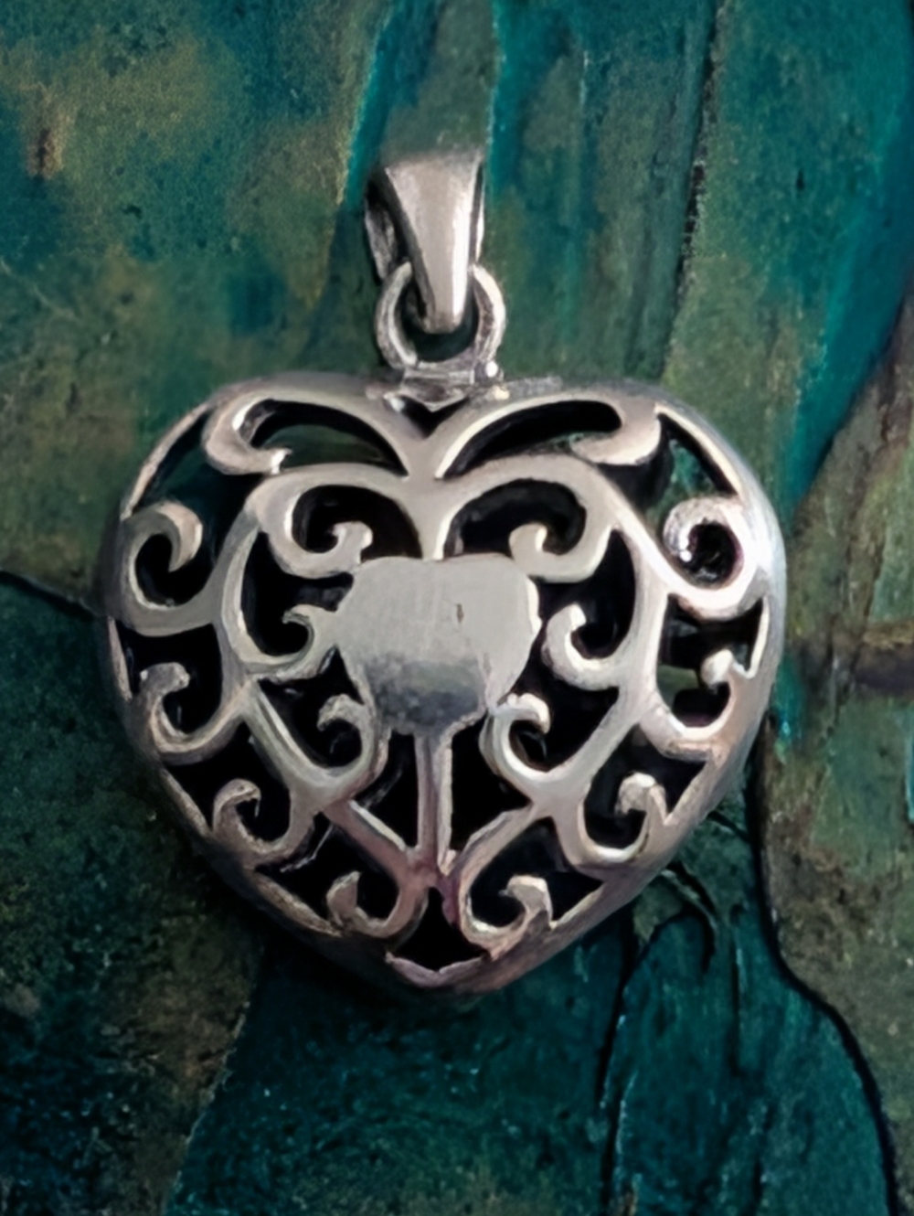 Intricate Vintage Sterling Silver Heart Filigree Pendant Heart Pendant - Picture 5 of 5